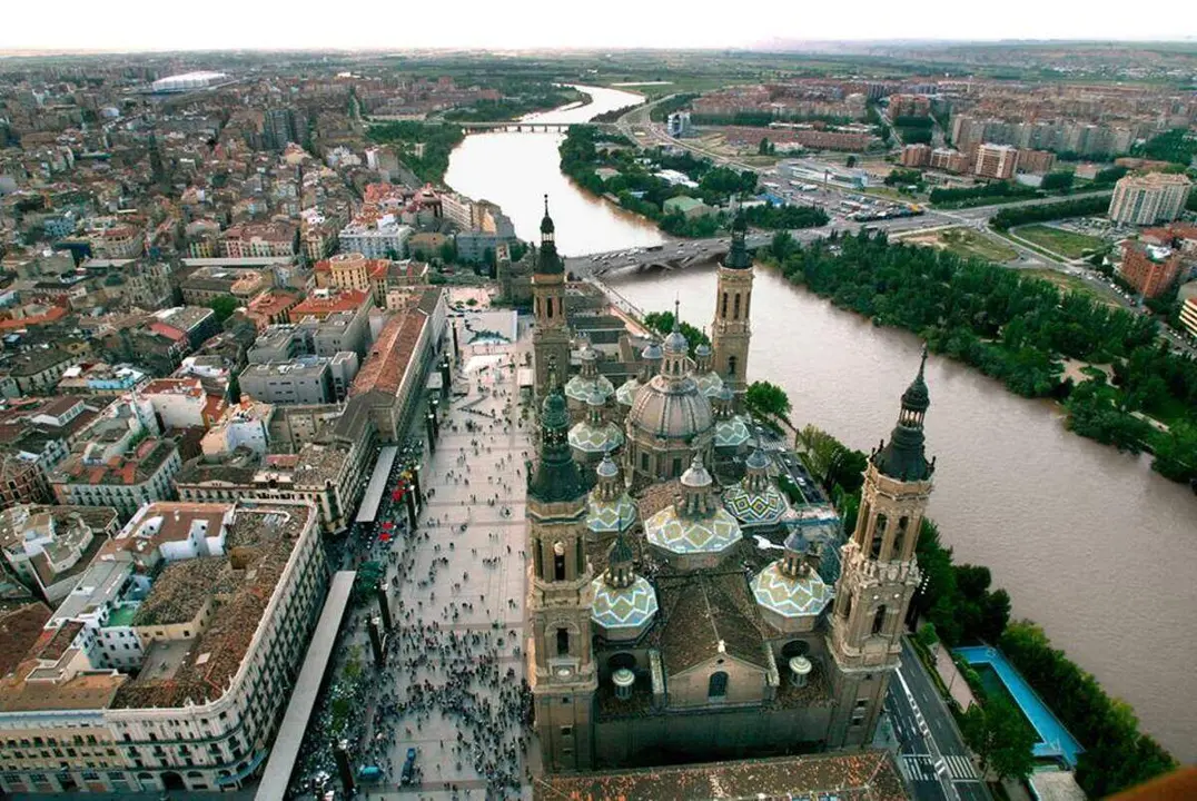 Vista a&eacute;rea de Zaragoza