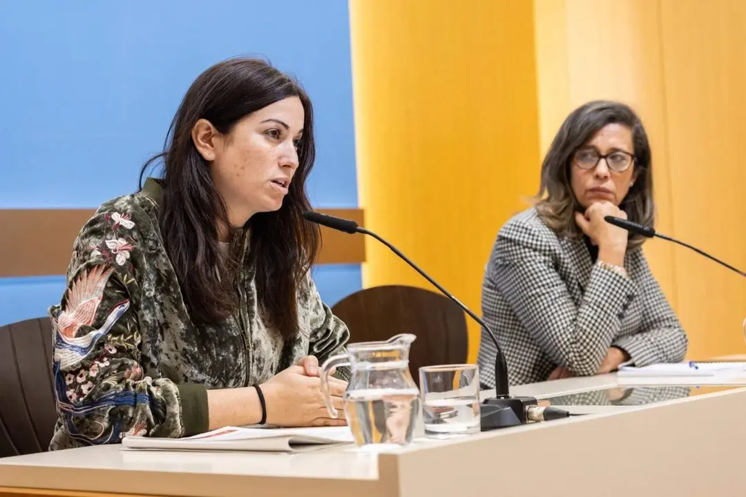 Las consejeras municipales de Medio Ambiente y Movilidad, Tatiana Gaudes, y Pol&iacute;ticas Sociales, Marian Or&oacute;s. /AZ