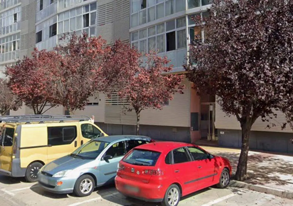 Portal de la calle Juli&aacute;n Gallego donde se produc&iacute;an los hechos /Google Maps