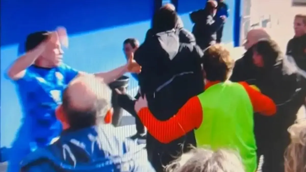 Imagen de la pelea tras el encuentro entre Valdefierro y Montecarlo