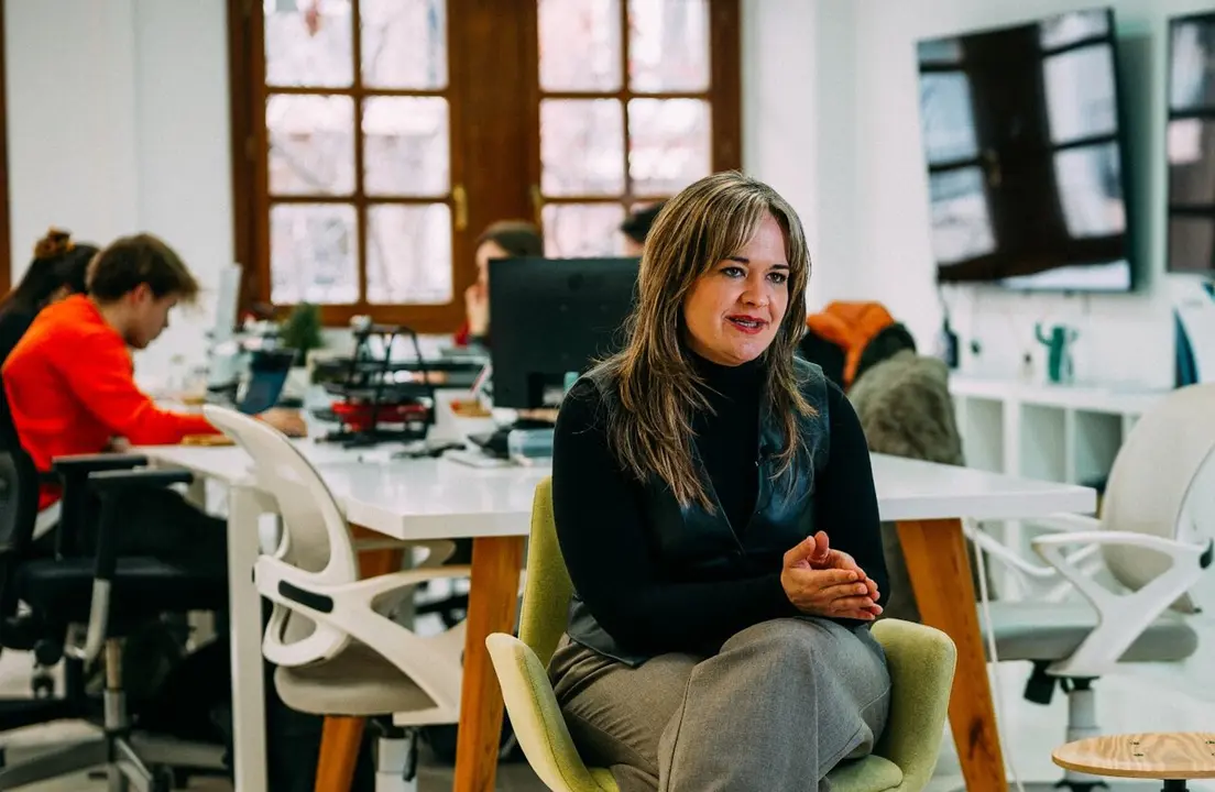 La candidato de Podemos al Gobierno de Arag&oacute;n, Mar&iacute;a Goikoetxea, durante la entrevista en la redacci&oacute;n de HOY ARAG&Oacute;N / &Aacute;lvaro Calvo