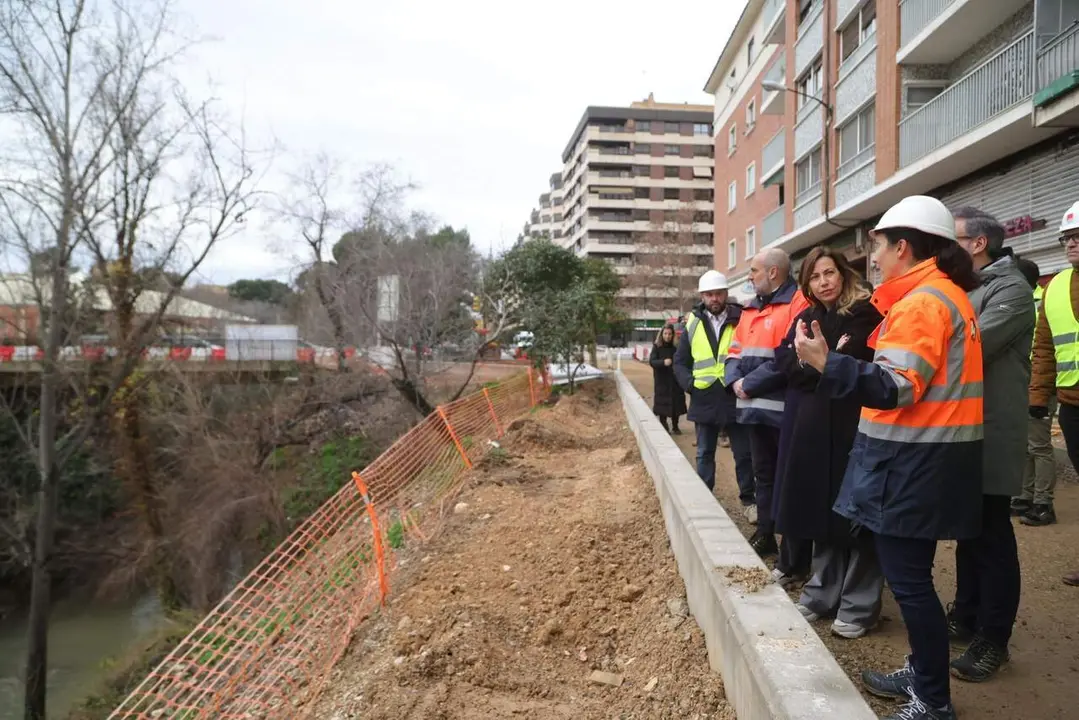 Visita a las obras de regeneraci&oacute;n del r&iacute;o Huerva. /AZ