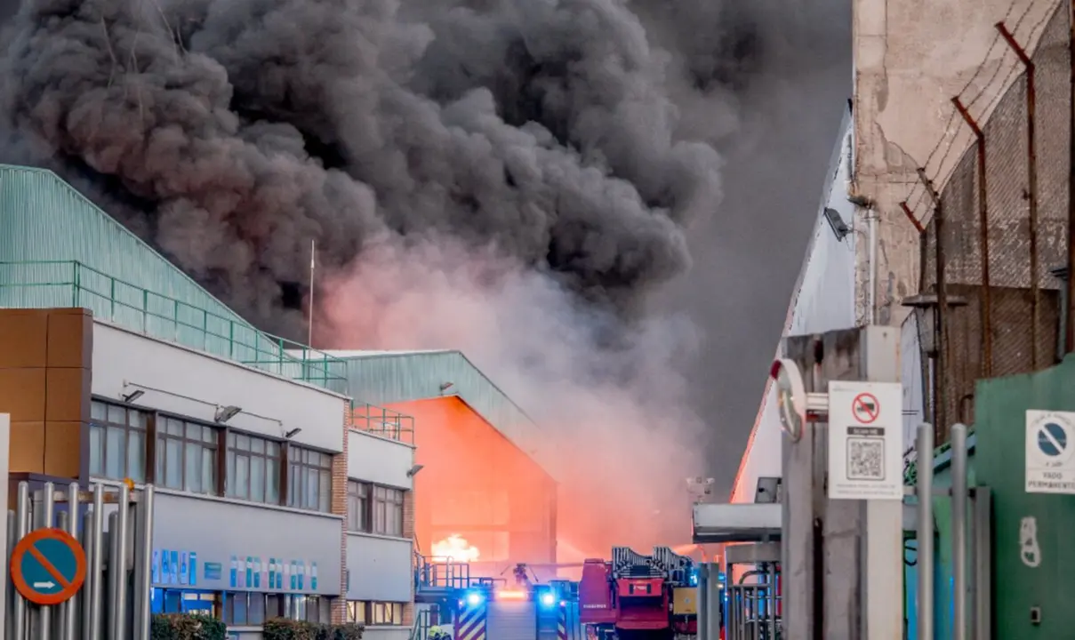 El incendio de Saica Natur en la ciudad de Zaragoza / &Aacute;lvaro Calvo
