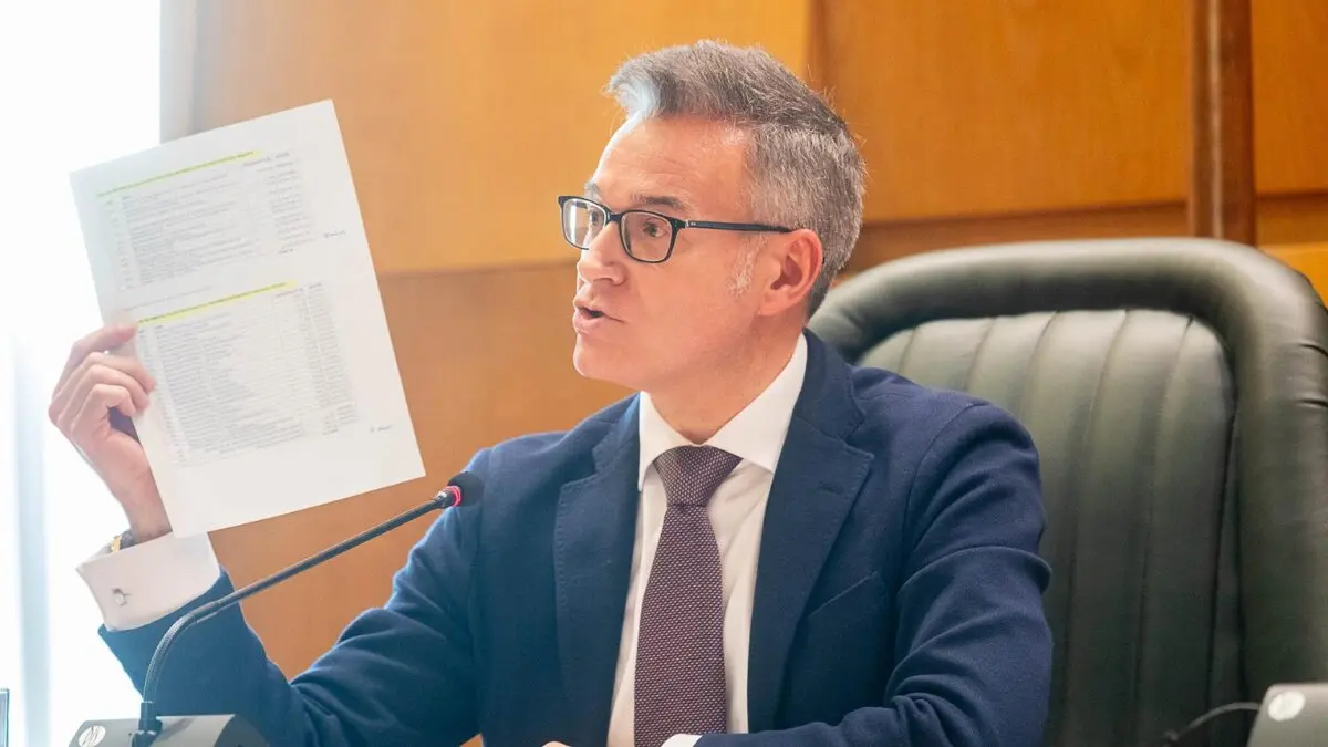 Archivo - El consejero municipal de Urbanismo, Infraestructuras, Energ&iacute;a y Vivienda, V&iacute;ctor Serrano ./ Daniel Marcos Pina