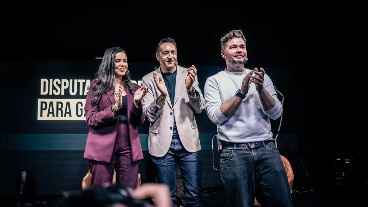 La periodista Sarah Santaolalla; el diputado de M&aacute;s Madrid en la Asamblea, Emilio Delgado y el portavoz de ERC en el Congreso, Gabriel Rufi&aacute;n, durante un di&aacute;logo sobre el futuro de la izquierda alternativa
- C&eacute;sar Vallejo Rodr&iacute;guez - Europa Press
