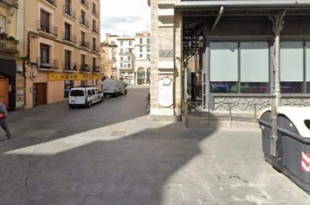 Imagen de la calle C&eacute;sar Augusto, muy cerca del edificio donde se denuncian los hechos/Google Maps