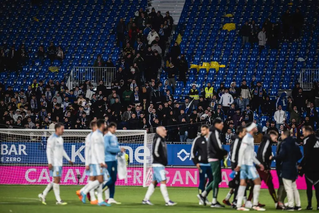 Afici&oacute;n del Real Zaragoza march&aacute;ndose del Ibercaja Estadio / Marcos Cebri&aacute;n