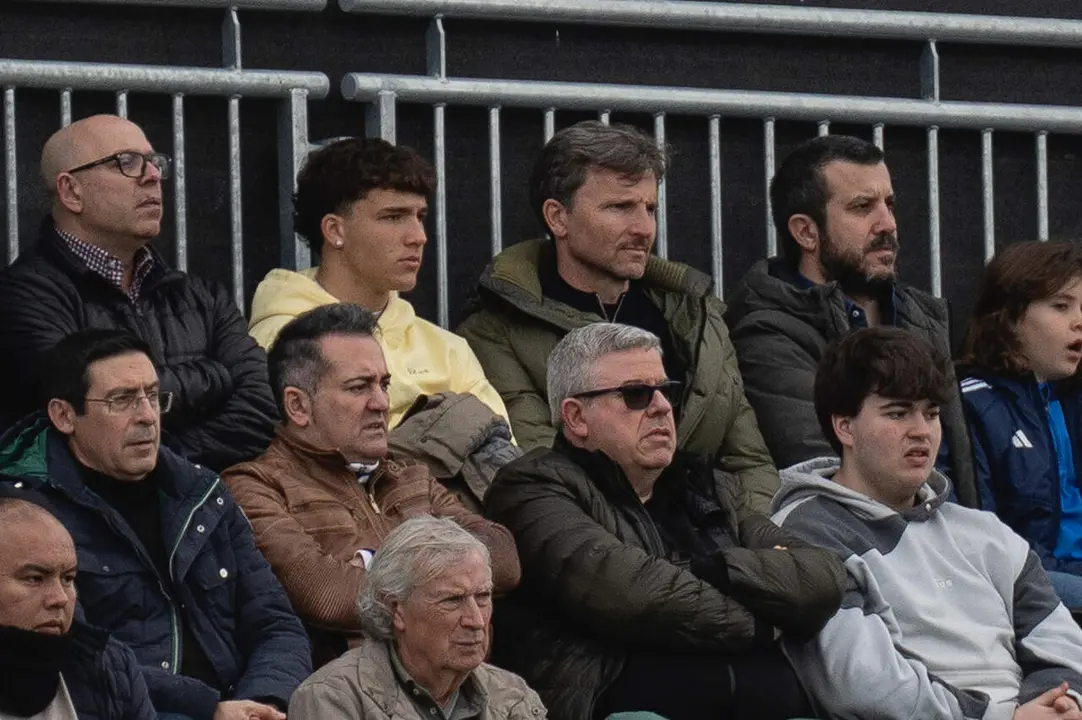Lalo Arantegui, durante el partido del Real Zaragoza contra el Burgos CF en el Ibercaja Estadio / Marcos Cebri&aacute;n para Sport Arag&oacute;n