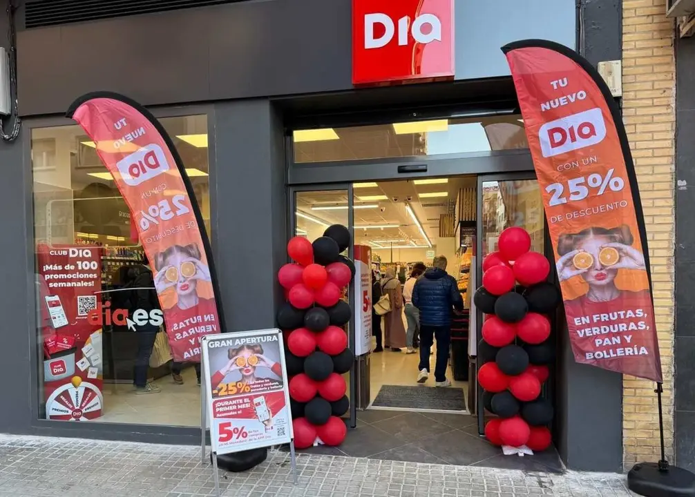 Apertura de una nueva tienda Dia en Zaragoza. /HA