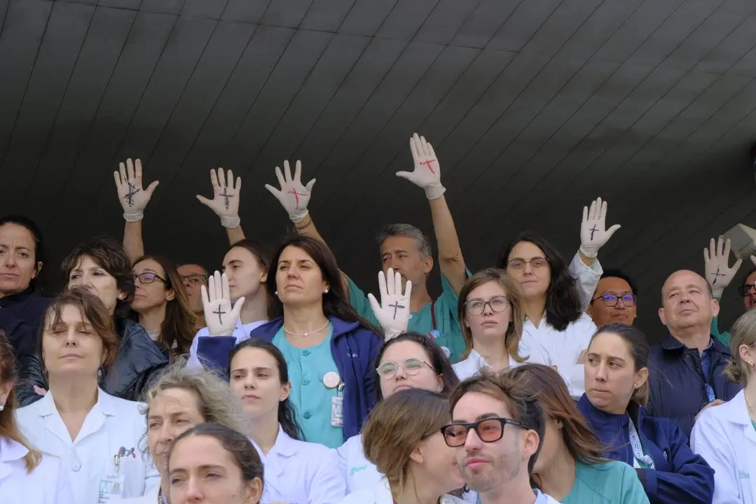 Concentraci&oacute;n M&eacute;dicos Cl&iacute;nico Universitario / Johanna Aznar