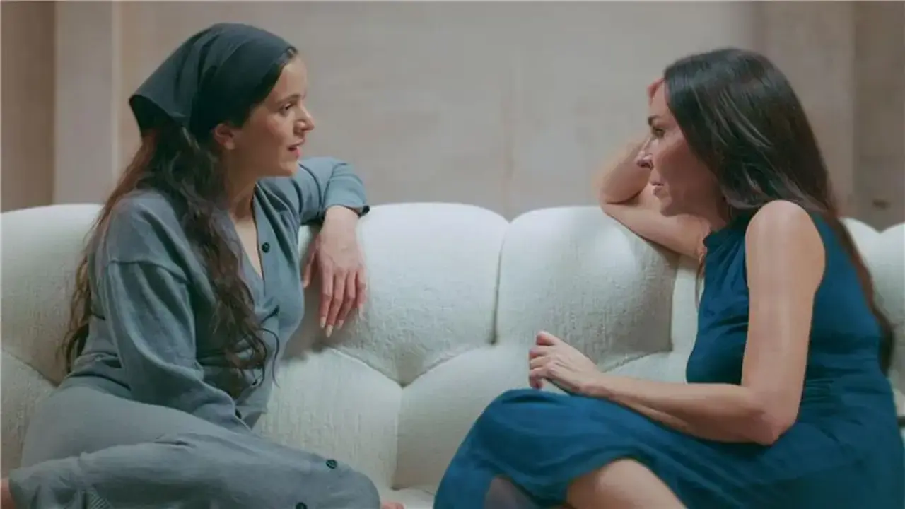 Rosal&iacute;a y Ana Mil&aacute;n en 'Ex. La vida despu&eacute;s'. / Cuatro