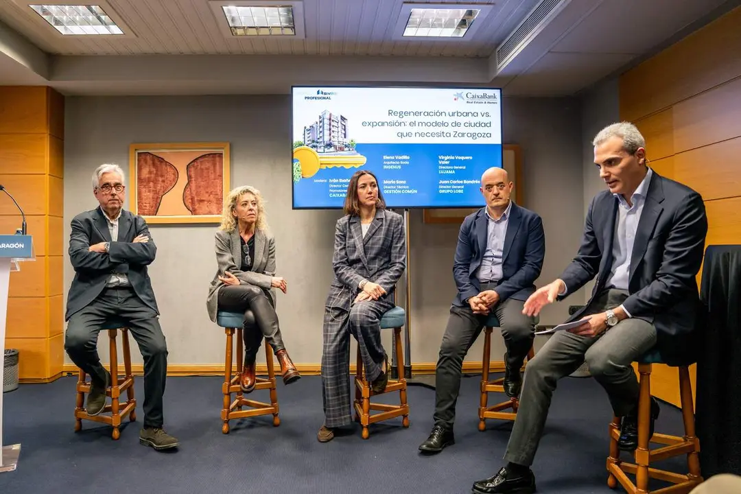Mesa de debate sobre regeneraci&oacute;n urbana. /&Aacute;lvaro Calvo