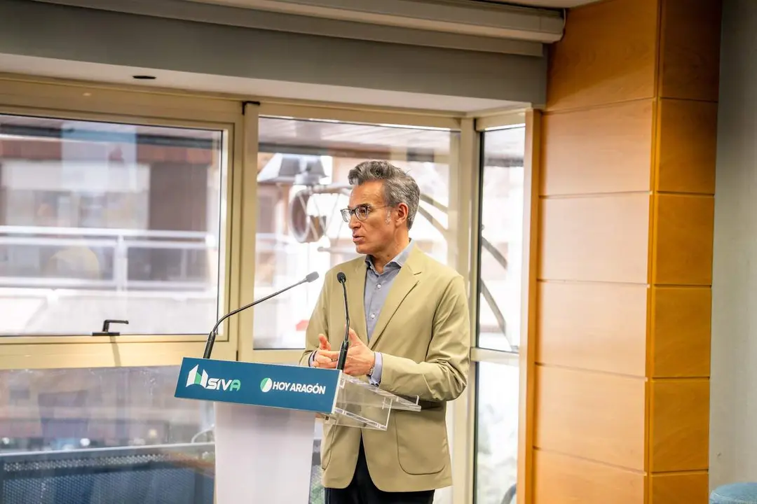 El consejero V&iacute;ctor Serrano en el SIVA. /&Aacute;lvaro Calvo