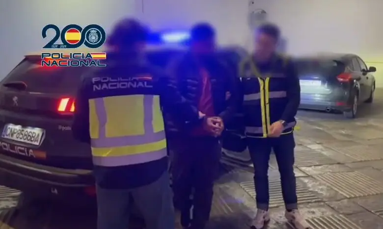 La Polic&iacute;a Nacional detiene a cinco miembros de una red criminal.