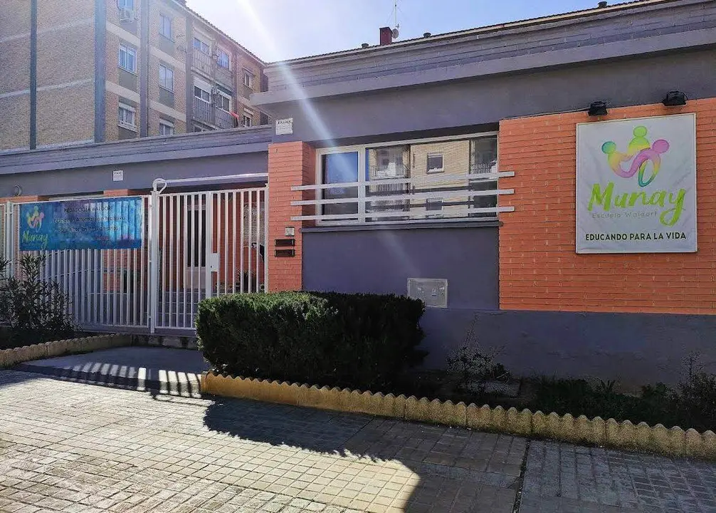 Imagen de la escuela en Zaragoza, actualmente cerrada/Google Maps