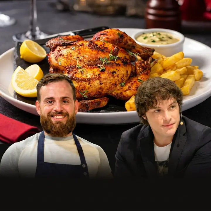 Composici&oacute;n de Jordi Cruz y Alfredo Vozmediano, junto a un pollo asado