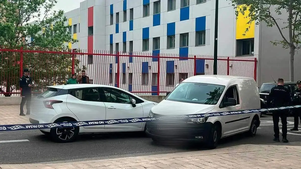 Imagen del momento de choque entre los dos coches en Zaragoza/Cedida a H.A.