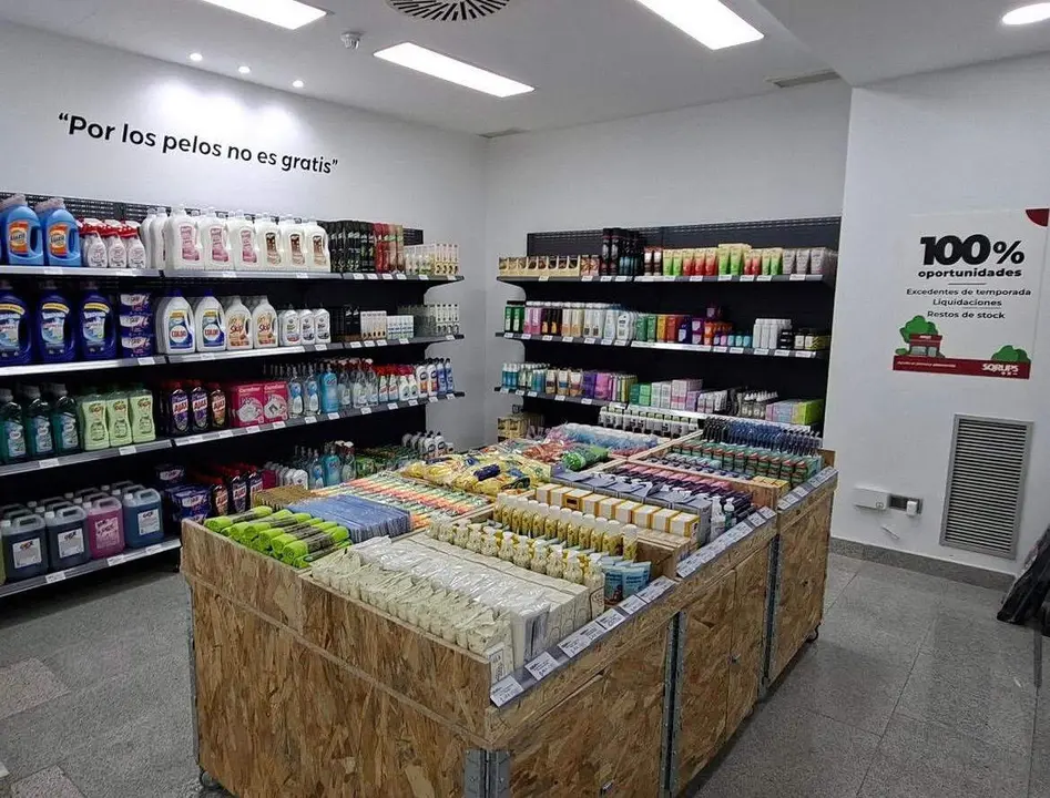 Interior de un supermercado de Sqrups / RRSS