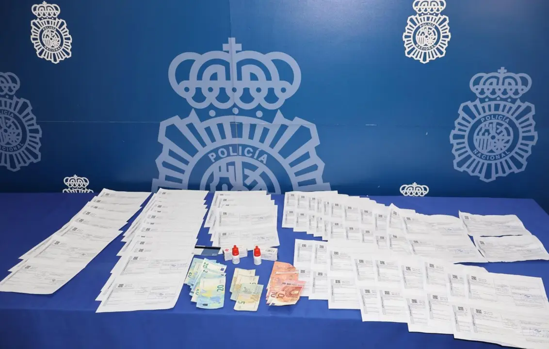 Las recetas falsificadas y el dinero del hombre detenido