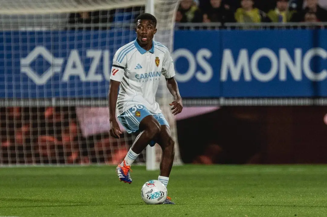&Aacute;lex Gomes durante un partido con el Real Zaragoza / Marcos Cebri&aacute;n
