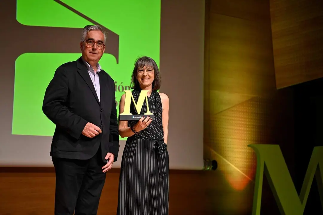 Mar&iacute;a Luisa Sarsa, recibiendo el Premio Mujer Influyente de Arag&oacute;n 2026 en la categor&iacute;a de . / MARCOS CEBRI&Aacute;N