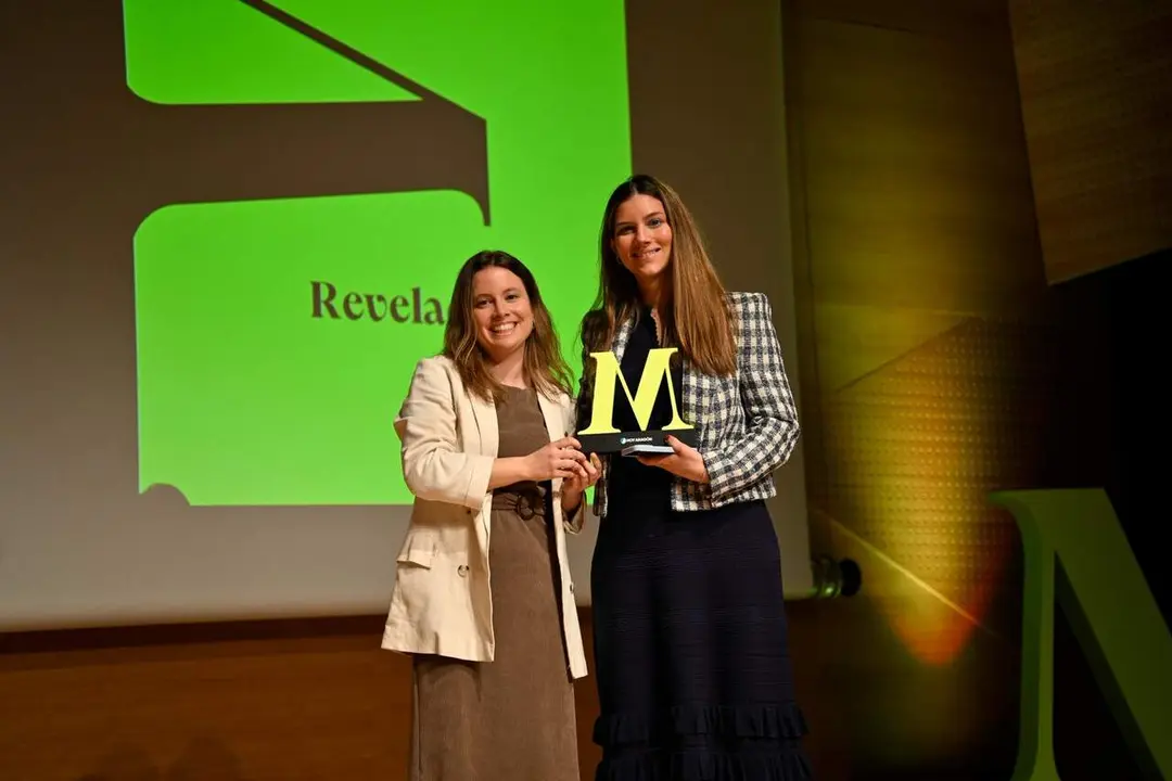Pilar Romero recibiendo el Premio Mujer Influyente de Arag&oacute;n 2026 en la categor&iacute;a Revelaci&oacute;n. / MARCOS CEBRI&Aacute;N