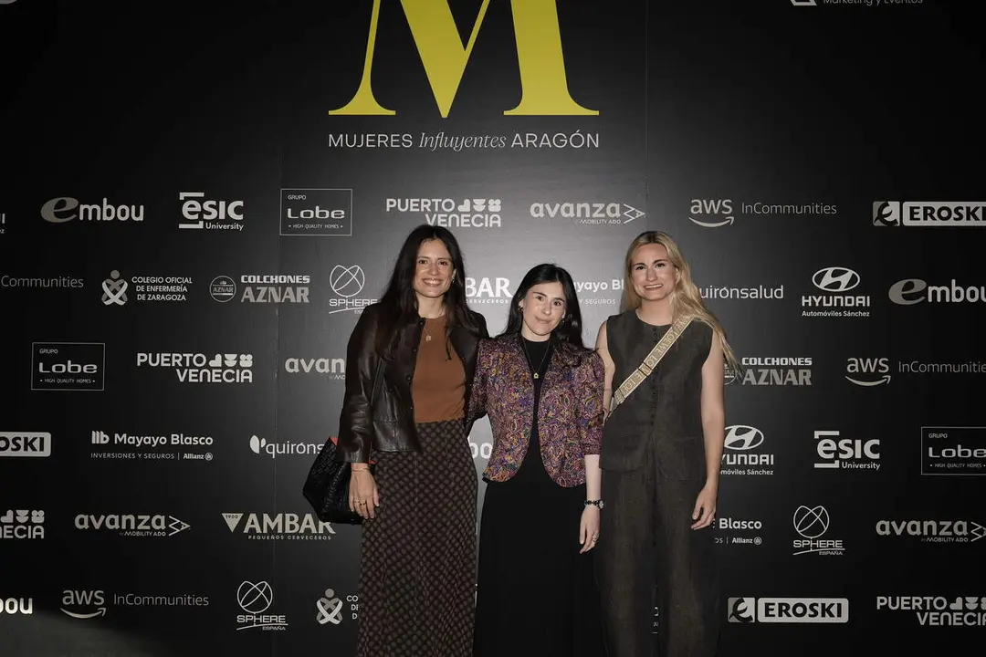 Photocall de la gala de los Premios Mujeres Influyentes de Arag&oacute;n 2026. / &Aacute;LVARO 2026