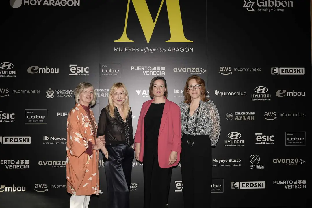 Photocall de la gala de los Premios Mujeres Influyentes de Arag&oacute;n 2026. / &Aacute;LVARO 2026