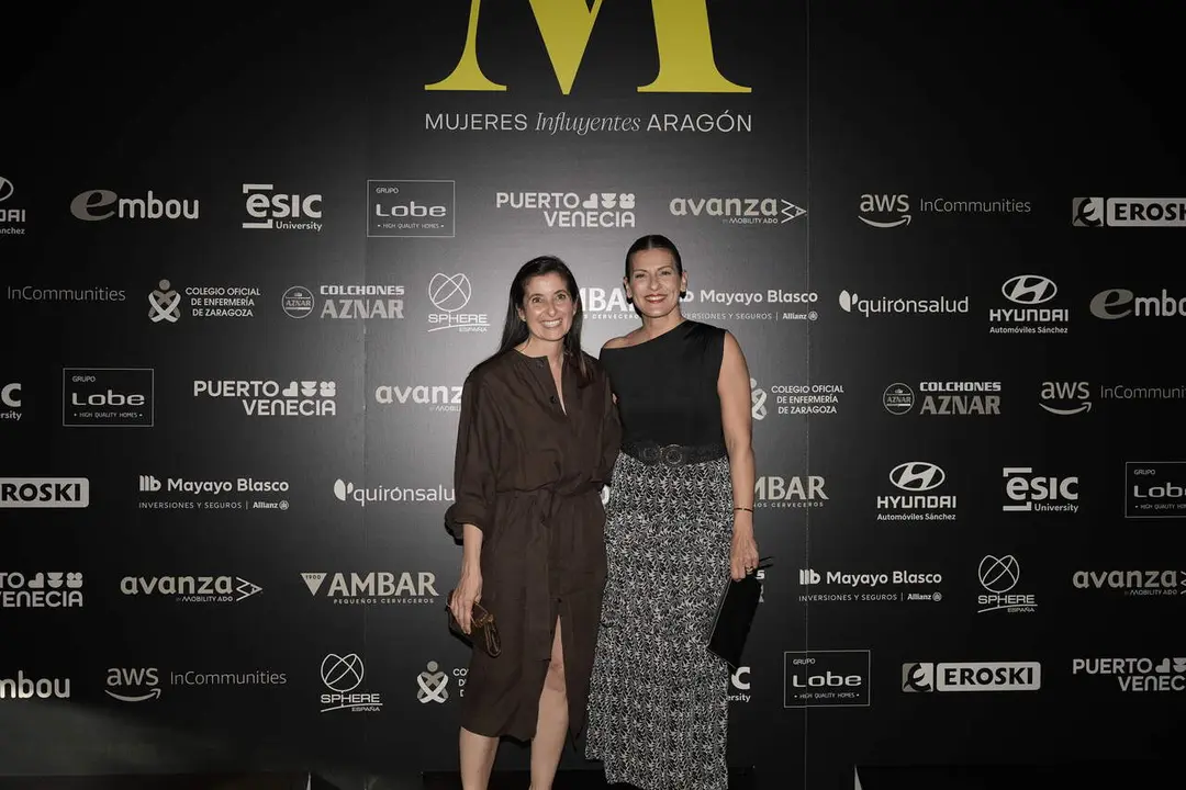 Photocall de la gala de los Premios Mujeres Influyentes de Arag&oacute;n 2026. / &Aacute;LVARO 2026