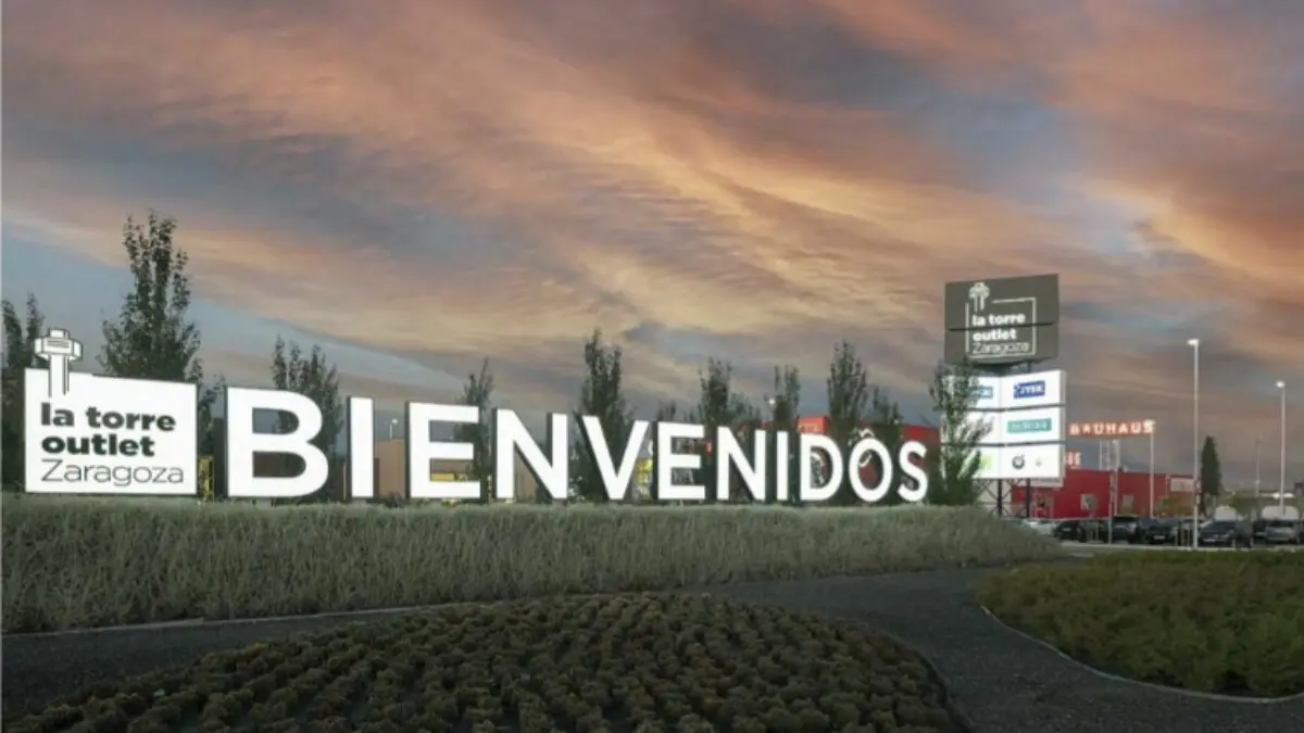 La Torre Outlet Zaragoza re&uacute;ne marcas como Adidas, Puma, Decathlon, Joma e Izas con descuentos todo el a&ntilde;o