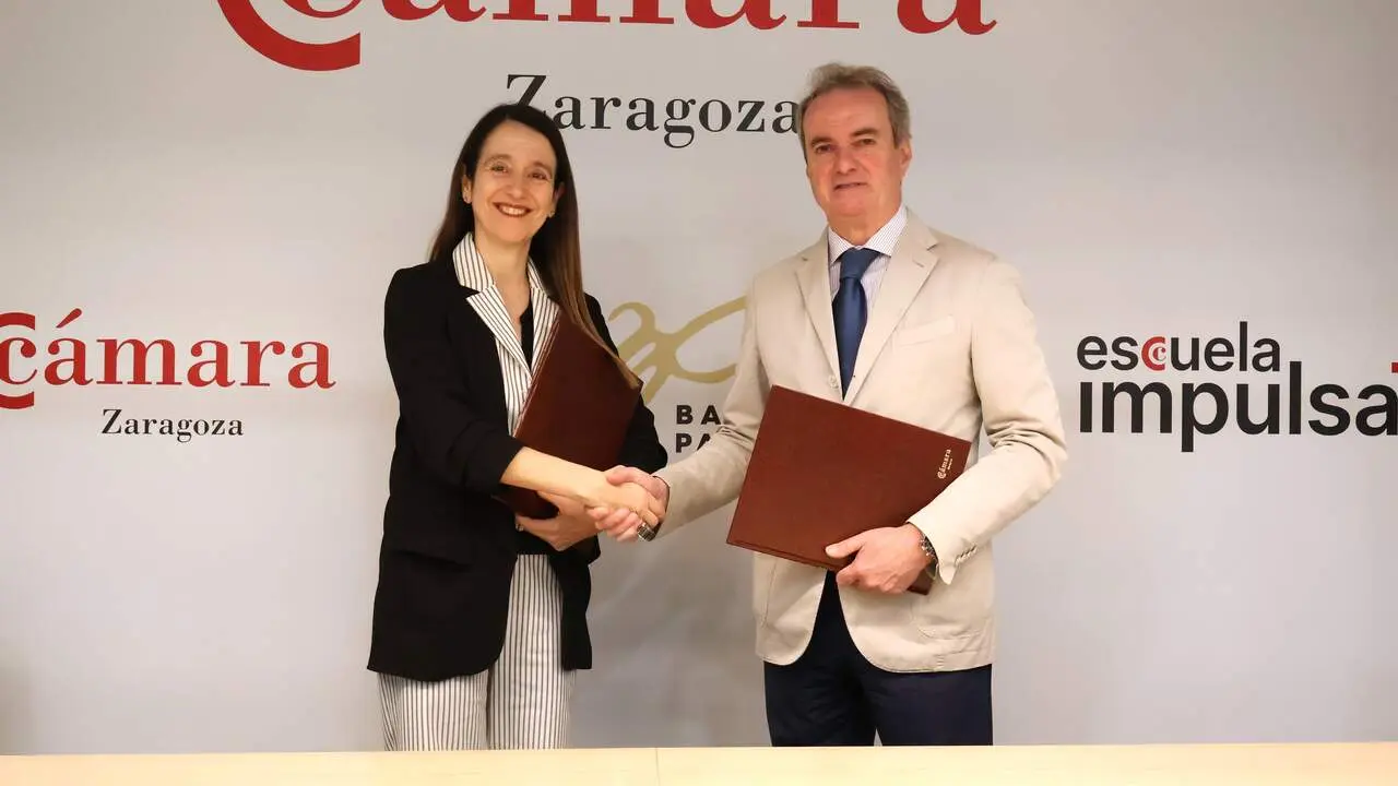 Susana Betr&aacute;n, directora de Grancasa, y Jorge Villarroya, presidente de C&aacute;mara Zaragoza