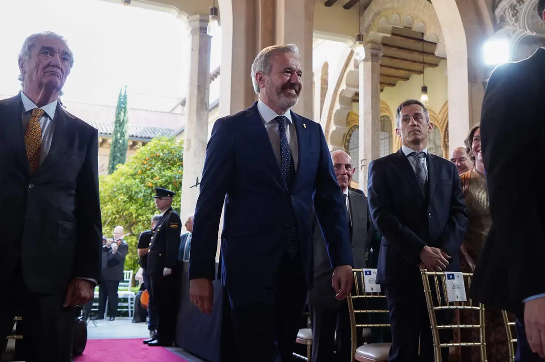Fotogaler&iacute;a | Todo lo que pas&oacute; en La Aljafer&iacute;a durante la toma de posesi&oacute;n de Jorge Azc&oacute;n como presidente / Cortes de Arag&oacute;n