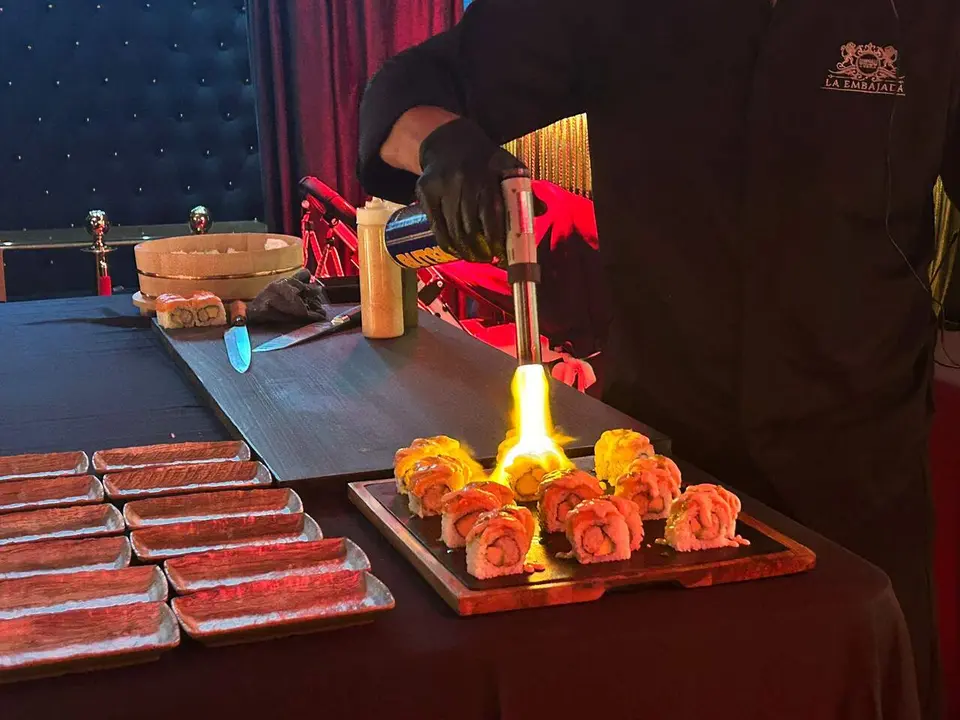 As&iacute; es la experiencia en el Sushi Bar Club de La Embajada / Hoy Arag&oacute;n
