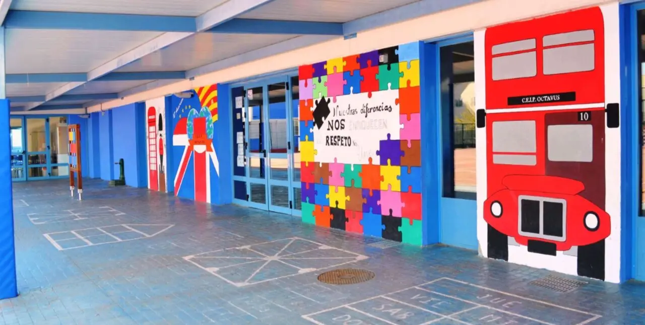 Patio del Colegio Octavus Utebo.