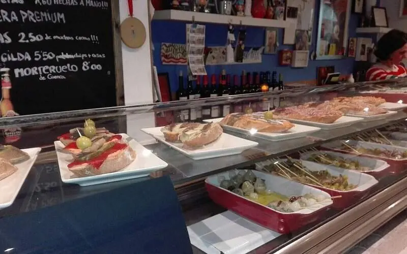 Barra de tapas y vinagrillos del Bar Gilda de Zaragoza / Tripadvisor