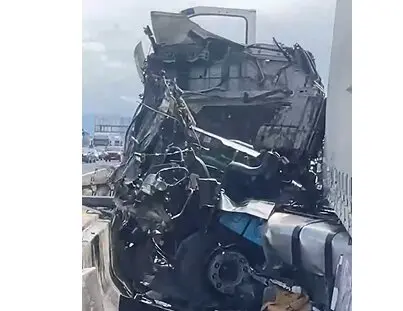 Accidente en la Z-40 direcci&oacute;n Madrid. /HA