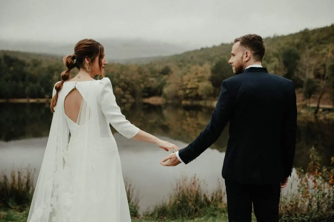 Alba Qu&iacute;lez y David contrataron a Obtura Bodas para el v&iacute;deo del d&iacute;a del enlace. / OBTURA BODAS