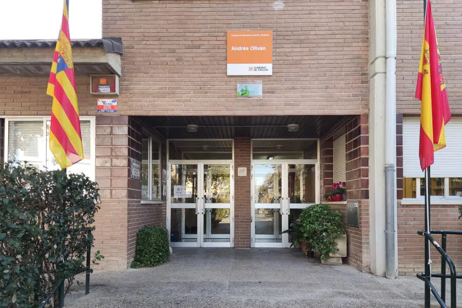 Colegio Andr&eacute;s Oliv&aacute;n de San Juan de Mozarrifar.