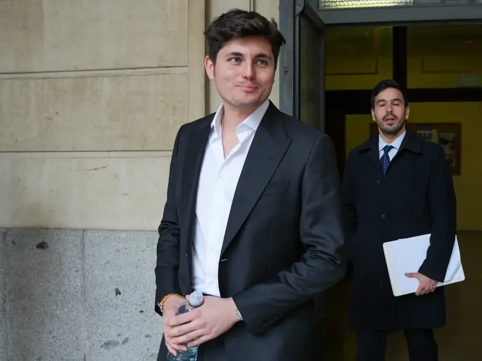 El periodista y agitador Vito Quiles, saliendo de los juzgados / EFE