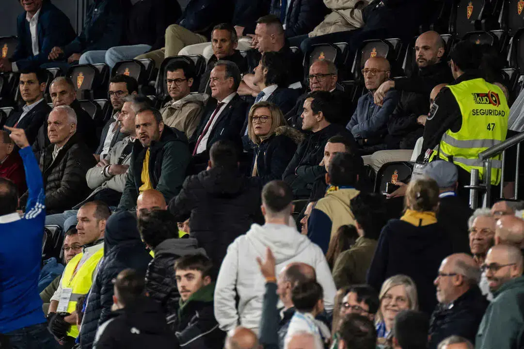 La fotograf&iacute;a del palco vac&iacute;o en el Ibercaja Estadio durante el partido Real Zaragoza - Sporting de Gij&oacute;n / Marcos Cebri&aacute;n para Sport Arag&oacute;n y Grupo Arv&iacute;a