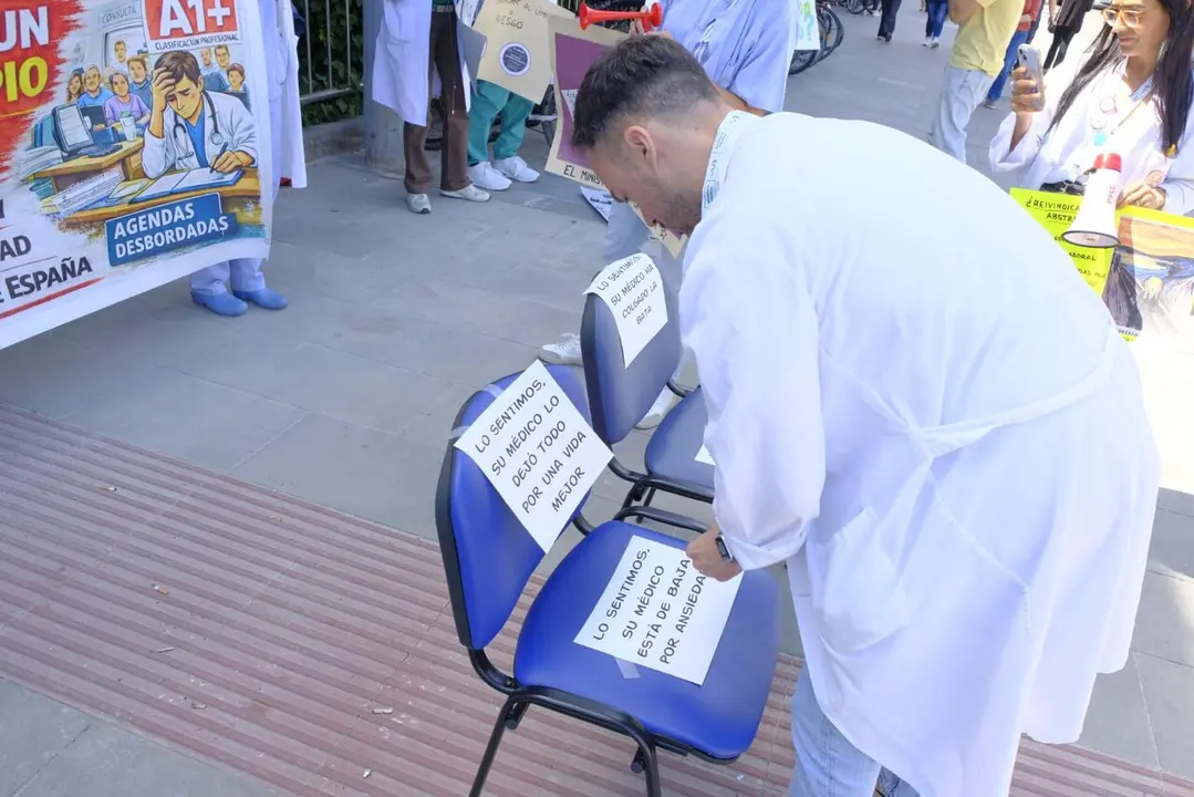 Concentraci&oacute;n ante el hospital Miguel Servet (4)