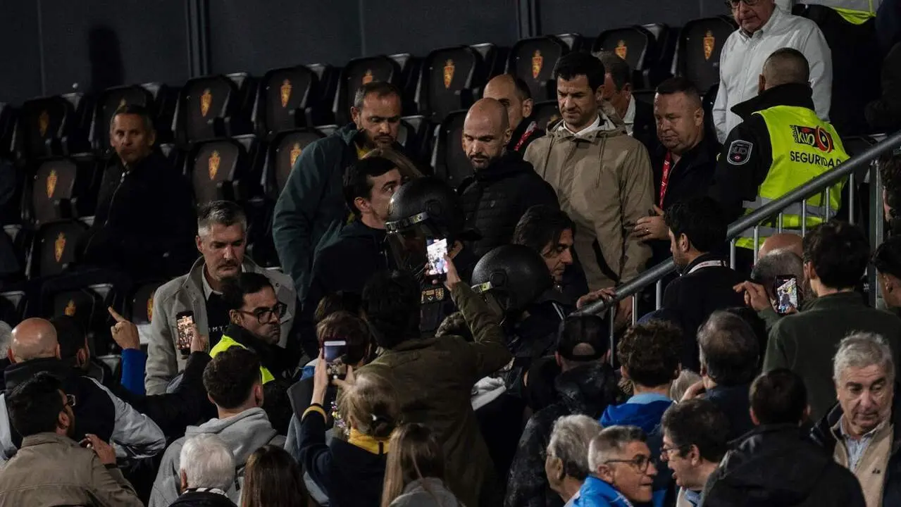 Fernando L&oacute;pez en el palco del Ibercaja Estadio / Marcos Cebri&aacute;n