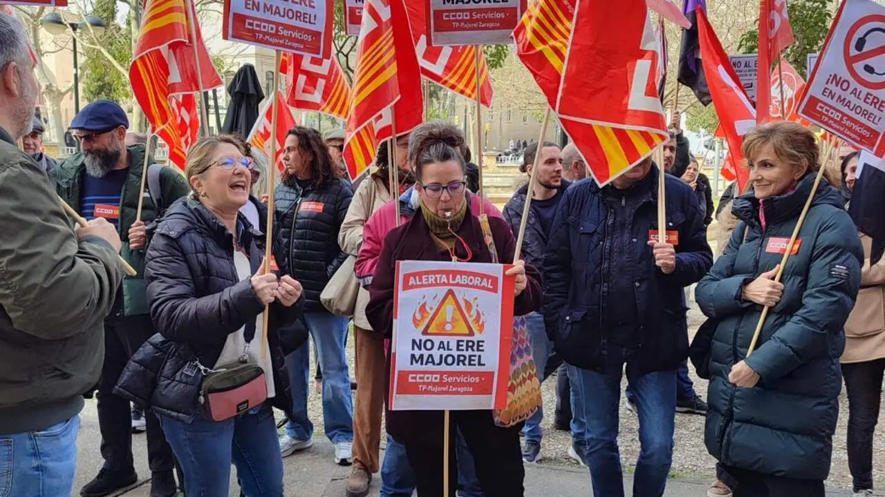 Una concentraci&oacute;n en contra del ERE de Majorel / EFE