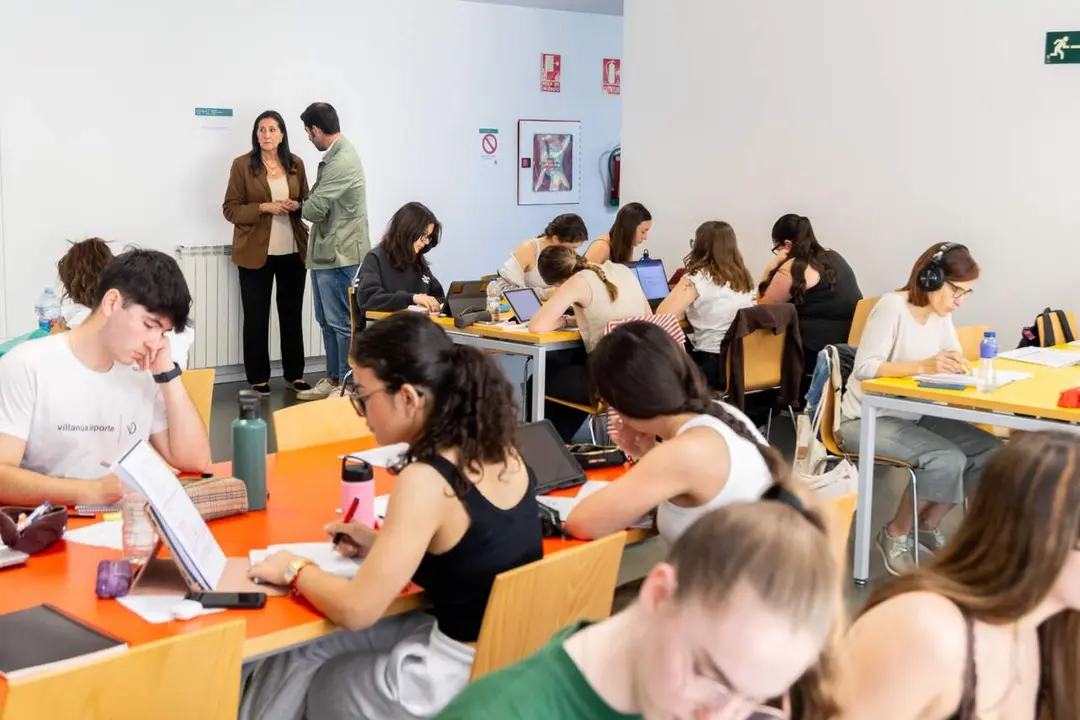 El Ayuntamiento ampl&iacute;a los horarios de dos bibliotecas municipales. /AZ