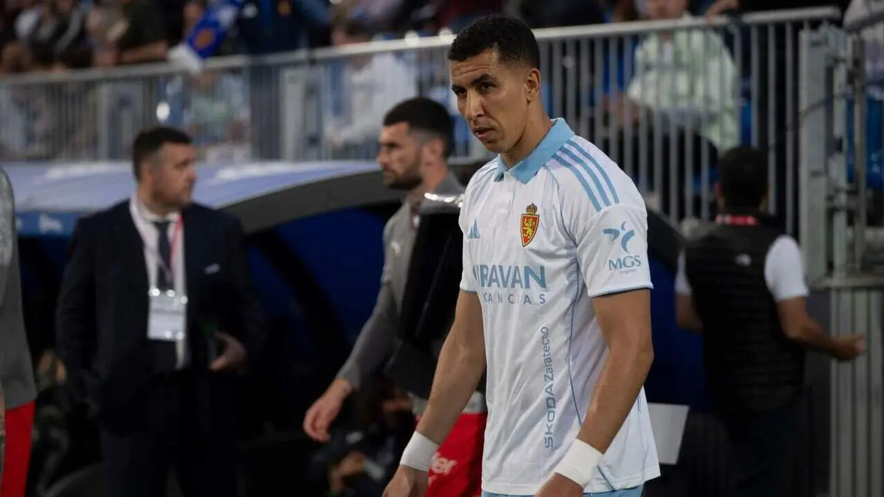 Jawad El Yamiq durante un partido con el Real Zaragoza / Marcos Cebri&aacute;n