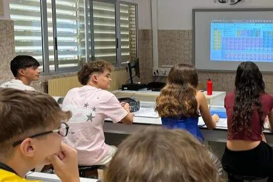 Clase de Bachillerato de Investigaci&oacute;n y Excelencia en el IES Picarral. / Gobierno de Arag&oacute;n