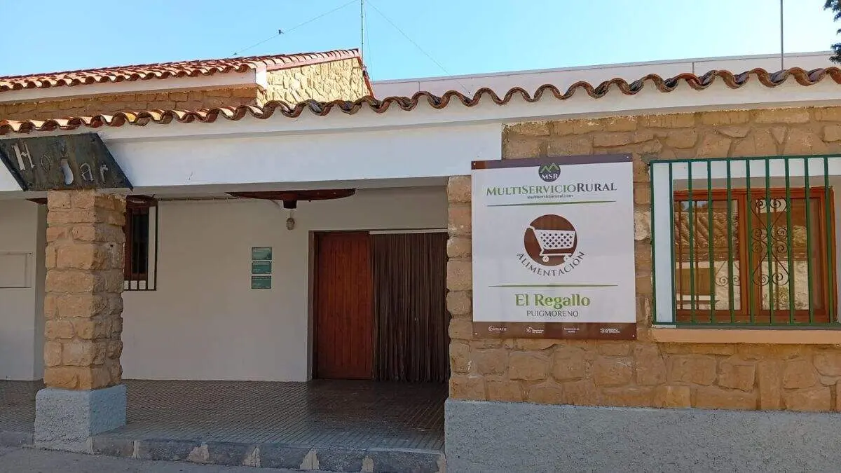 Local habilitado para albergar el Multiservicio Rural "El Regallo", en Puigmoreno. / AYTO. ALCA&Ntilde;IZ