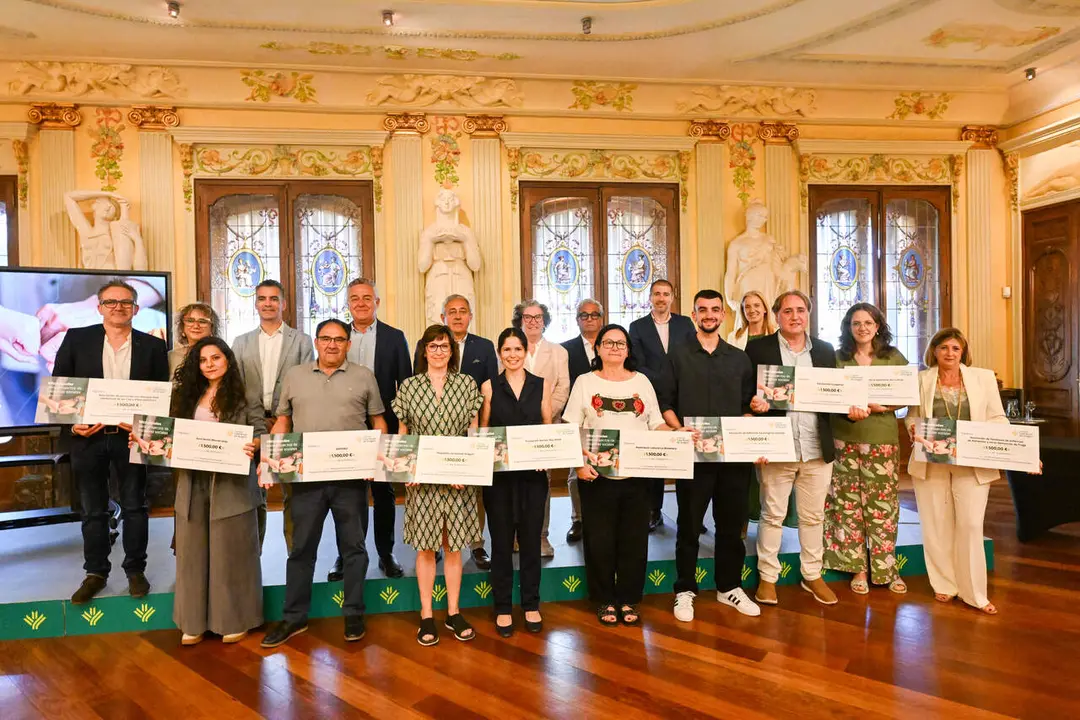 Todos los premiados en la IX Convocatoria de las Micro Ayudas de Fundaci&oacute;n Caja Rural de Arag&oacute;n en la gala de entrega este jueves.