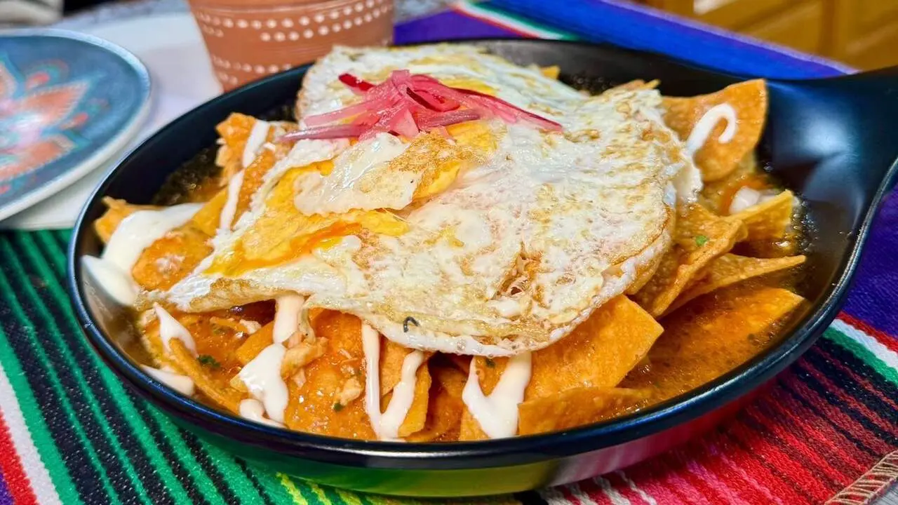Los chilaquiles son un plato clave en la gastronom&iacute;a mexicana / Mi Comal