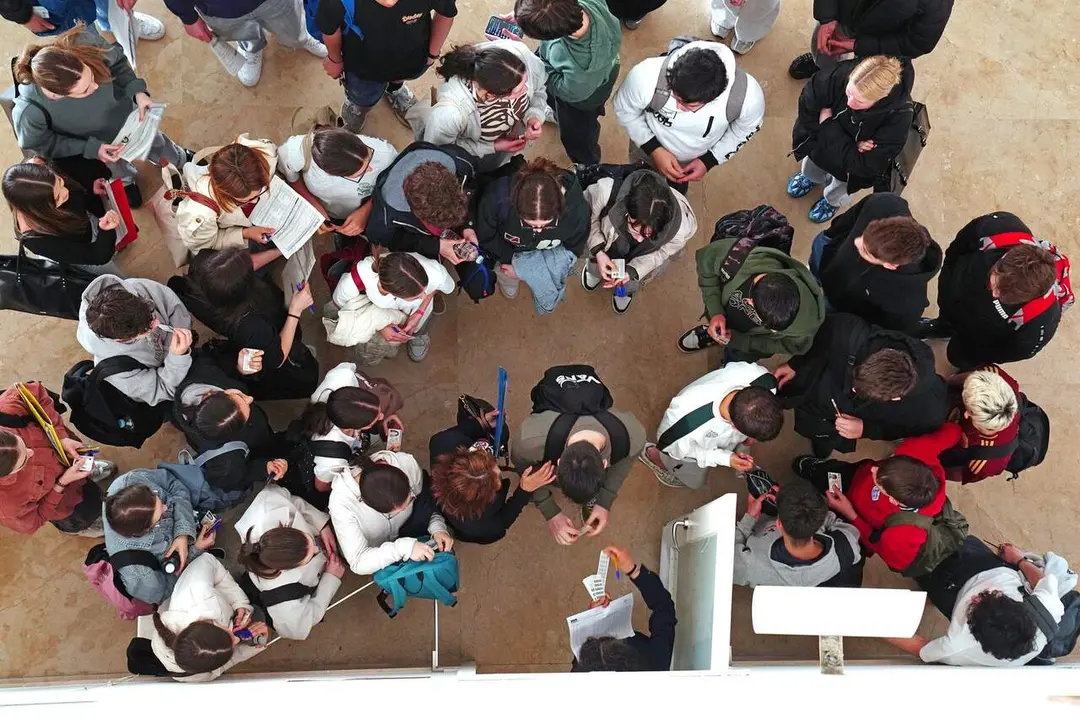 Alumnos durante un examen de Selectividad. / EP